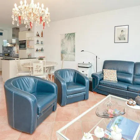 Amazing In With Kitchen
