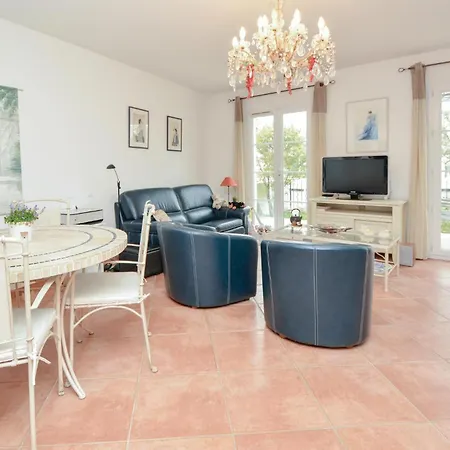 Amazing In With Kitchen Aigues-Mortes