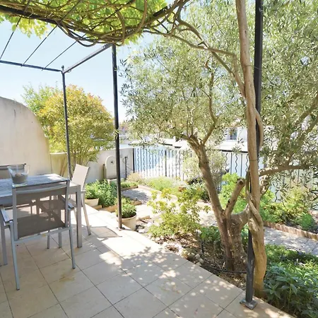Dom wakacyjny Amazing In With Kitchen Aigues-Mortes